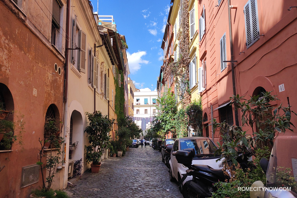 Atmospheric lane in Trastevere