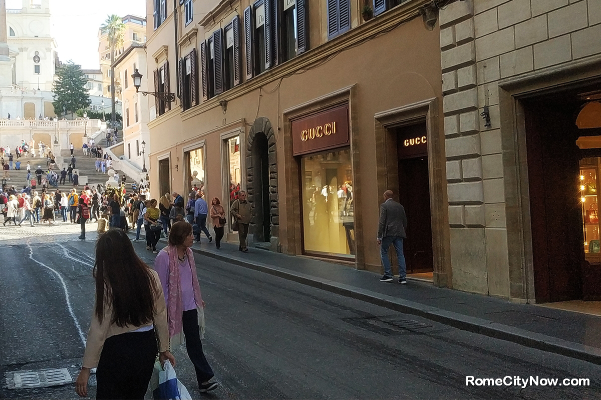 Delvaux - The first boutique in Rome at Piazza San Lorenzo in Lucina.  Situated in the very heart of Rome's historical centre, the boutique is  located just off Via dei Condotti and