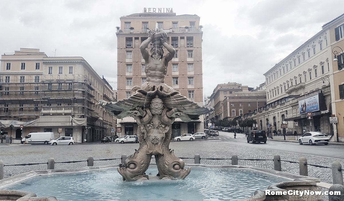 Fontana del Tritone, Piazza Barberini