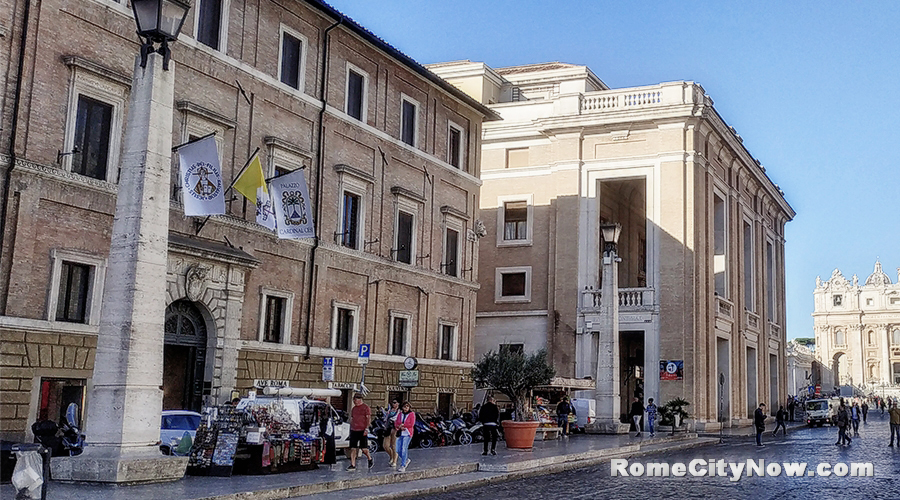 Vatican City View, shops